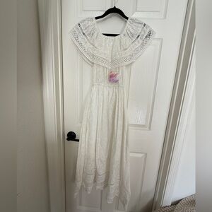 Chicwish NWT 100% cotton white maxi dress off the shoulder eyelet sz small